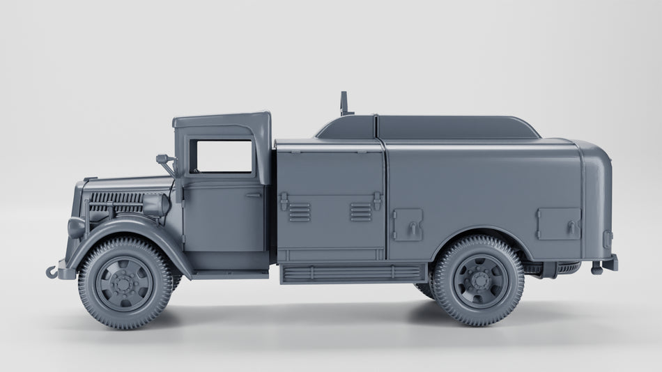 German Opel Blitz Tankwagen Kfz.385